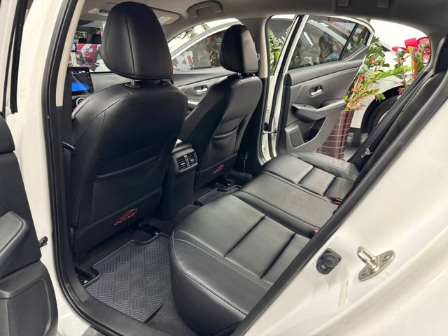 『SENTRA 尊爵智駕版』｜ACC跟車｜免鑰匙｜盲點偵測｜影音主機｜Apple Carplay｜抬頭顯示器｜360環景  第8張相片