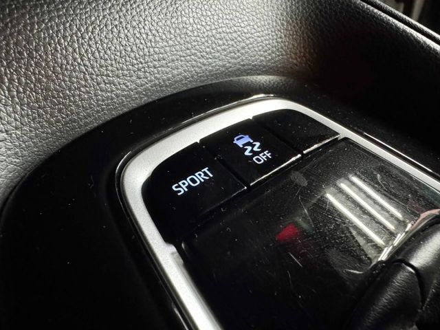 『豪華 PLUS版』｜摸門解鎖｜免鑰匙｜ACC 跟車系統｜恆溫空調｜後座出風口  第10張相片