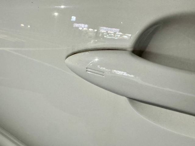 『豪華 PLUS版』｜摸門解鎖｜免鑰匙｜ACC 跟車系統｜恆溫空調｜後座出風口  第13張相片