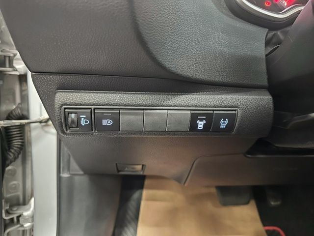『豪華 PLUS版』｜摸門解鎖｜免鑰匙｜ACC 跟車系統｜行車紀錄器｜APPLE CarPlay｜抬頭顯示器｜恆溫空調｜  第15張相片