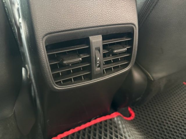 『豪華 PLUS版』｜摸門解鎖｜免鑰匙｜ACC 跟車系統｜行車紀錄器｜APPLE CarPlay｜抬頭顯示器｜恆溫空調｜  第16張相片