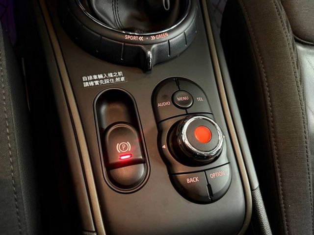 『MINI COUNTRY MAN』｜定速巡航｜摸門解鎖｜免鑰匙｜雙區恆溫空調｜電動記憶座椅｜電動尾門｜電子手剎車｜  第12張相片