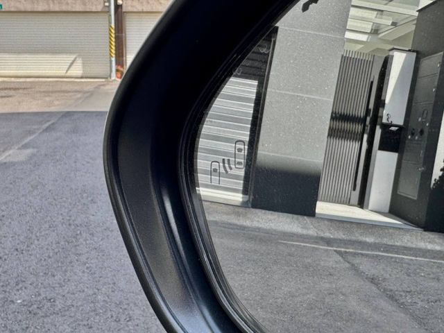 『COROLLA SPORT 旗艦版』｜ACC跟車｜摸門解鎖｜免鑰匙｜電子手煞車｜電動座椅｜盲點偵測｜抬頭顯示器｜  第16張相片