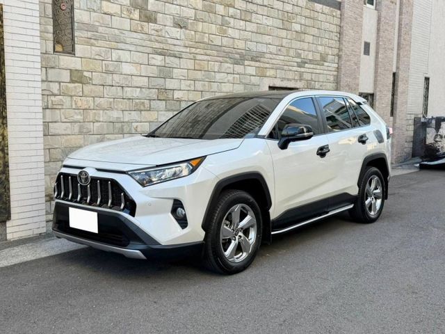 『RAV4 旗艦版』｜ACC跟車｜摸門解鎖｜免鑰匙｜電子手煞車｜電動座椅｜盲點偵測｜抬頭顯示器｜360環景  第2張相片