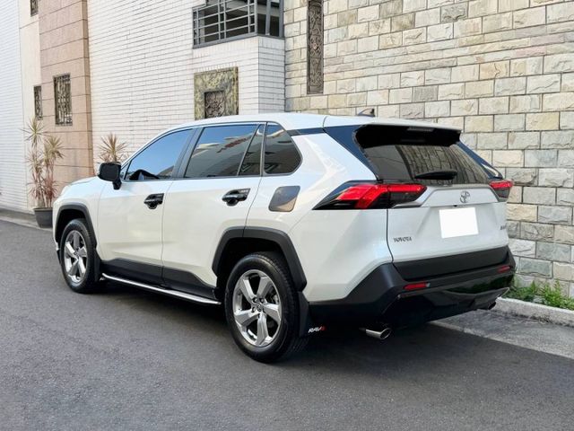 『RAV4 旗艦版』｜ACC跟車｜摸門解鎖｜免鑰匙｜電子手煞車｜電動座椅｜盲點偵測｜抬頭顯示器｜360環景  第3張相片