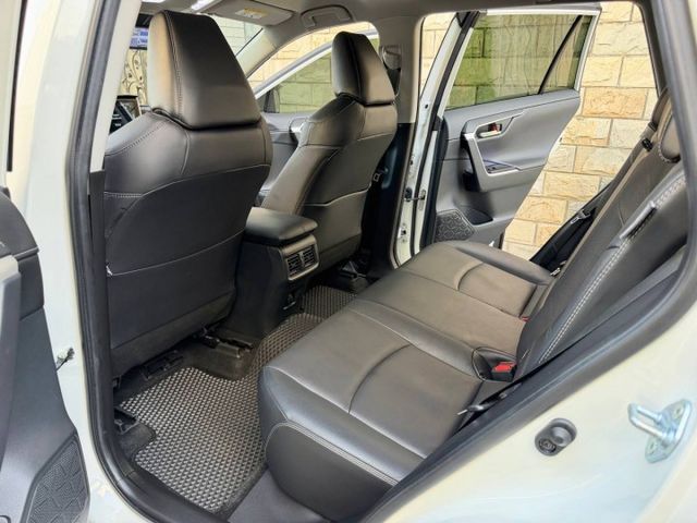 『RAV4 旗艦版』｜ACC跟車｜摸門解鎖｜免鑰匙｜電子手煞車｜電動座椅｜盲點偵測｜抬頭顯示器｜360環景  第6張相片