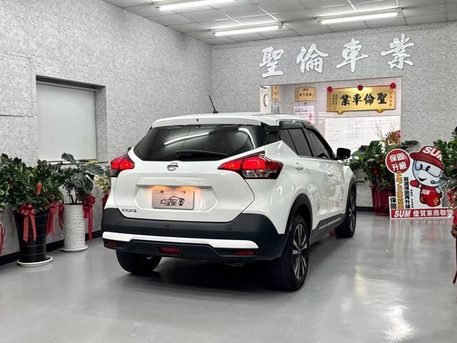 『KICKS 時尚版』｜冷氣空調｜巡跡防滑｜Apple Carplay｜抬頭顯示器｜行車紀錄器｜  第3張相片