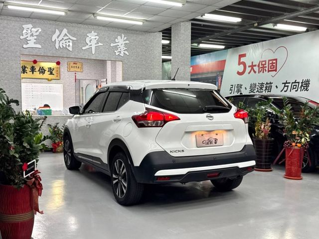『KICKS 時尚版』｜冷氣空調｜巡跡防滑｜Apple Carplay｜抬頭顯示器｜行車紀錄器｜  第4張相片