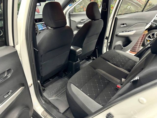 『KICKS 時尚版』｜冷氣空調｜巡跡防滑｜Apple Carplay｜抬頭顯示器｜行車紀錄器｜  第7張相片