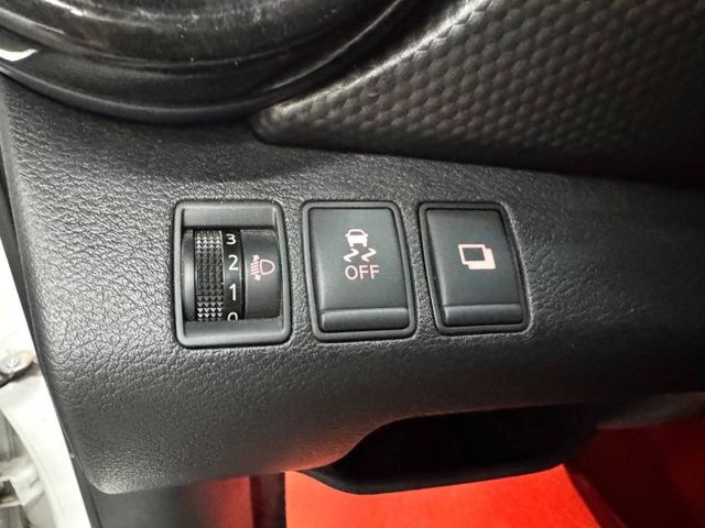 『KICKS 時尚版』｜冷氣空調｜巡跡防滑｜Apple Carplay｜抬頭顯示器｜行車紀錄器｜  第10張相片