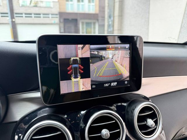 『GLC250 COUPE AMG』｜定速巡航｜電動記憶座椅｜影音主機｜360環景｜盲點偵測｜電子手剎車｜電動尾門｜  第11張相片