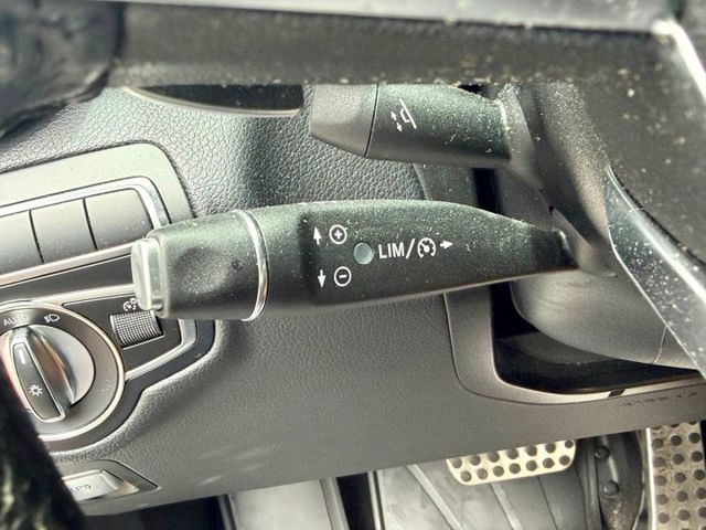 『GLC250 COUPE AMG』｜定速巡航｜電動記憶座椅｜影音主機｜360環景｜盲點偵測｜電子手剎車｜電動尾門｜  第15張相片