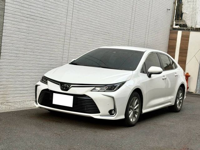『ALTIS 豪華+版』｜ACC跟車｜摸門解鎖｜免鑰匙｜恆溫空調｜影音主機｜倒車顯影｜後座出風口｜抬頭顯示器  第2張相片