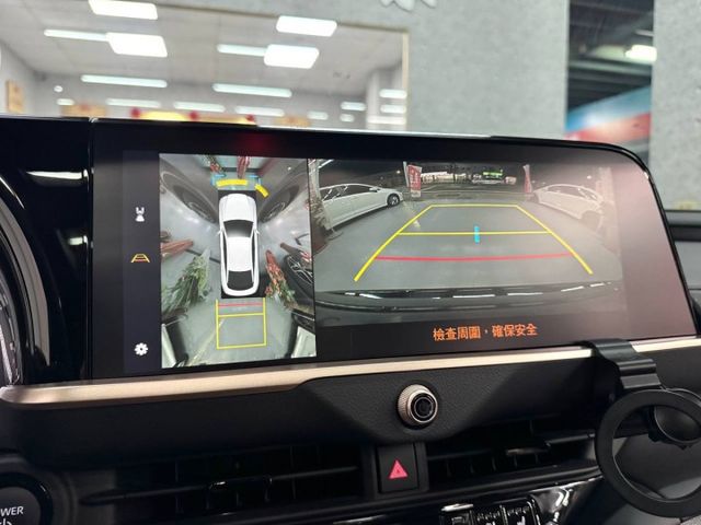 『CROWN 皇家版』｜ACC跟車｜全景電動天窗｜電動尾門｜電子手煞車｜電動記憶座椅｜盲點偵測｜抬頭顯示器｜360環景  第10張相片