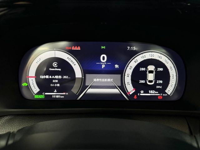『CROWN 皇家版』｜ACC跟車｜全景電動天窗｜電動尾門｜電子手煞車｜電動記憶座椅｜盲點偵測｜抬頭顯示器｜360環景  第20張相片