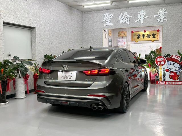 『ELANTRA SPORT』｜定速巡航｜摸門解鎖｜免鑰匙｜BC BR避震｜台製旋壓F1A6 18吋鋁圈｜碳纖維方向盤  第4張相片