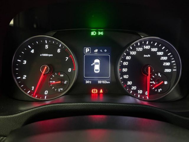 『ELANTRA SPORT』｜定速巡航｜摸門解鎖｜免鑰匙｜BC BR避震｜台製旋壓F1A6 18吋鋁圈｜碳纖維方向盤  第20張相片