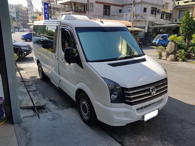 VW CRAFTER大T 2.0手排9人座 新車230萬 100%無傷 麻吉課長  第1張相片