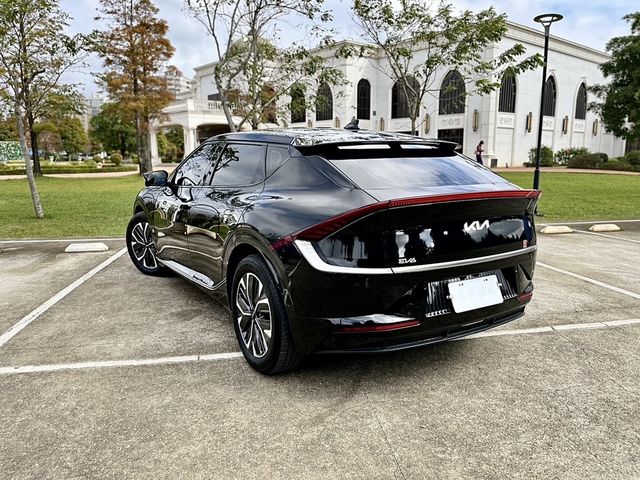 KIA起亞 EV6  第2張相片