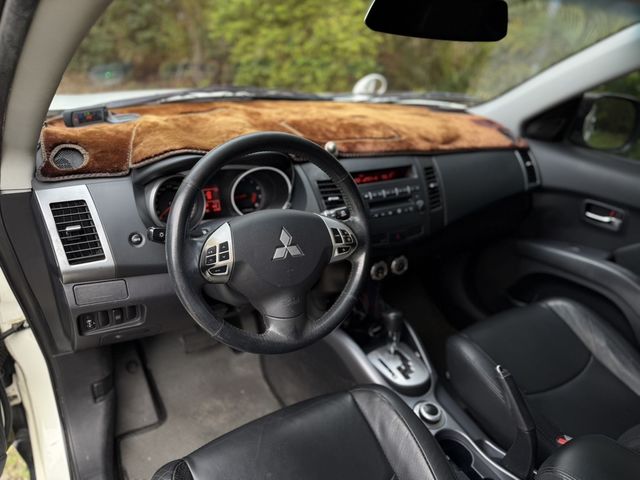 MITSUBISHI三菱 OUTLANDER  第3張相片