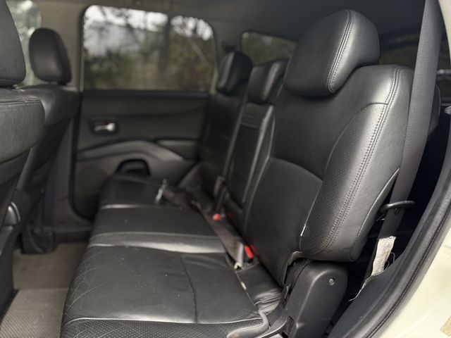 MITSUBISHI三菱 OUTLANDER  第4張相片