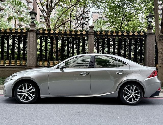 LEXUS凌志 IS 300  第3張相片