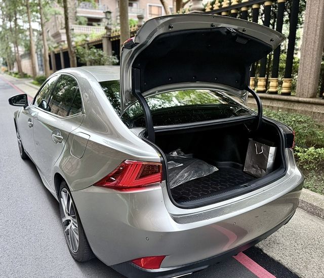 LEXUS凌志 IS 300  第4張相片