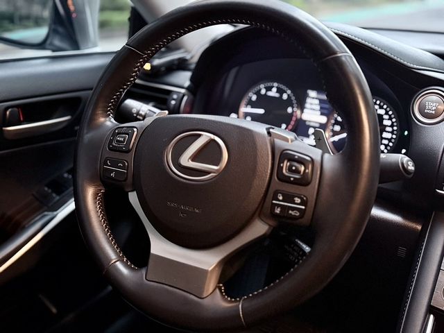 LEXUS凌志 IS 300  第10張相片