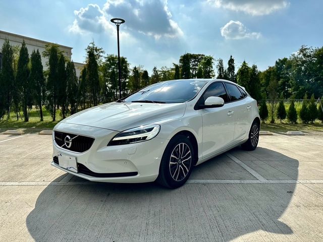 VOLVO富豪 V40  第1張相片