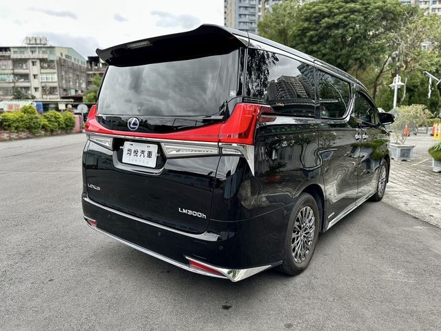 LEXUS凌志 LM300H  第5張相片