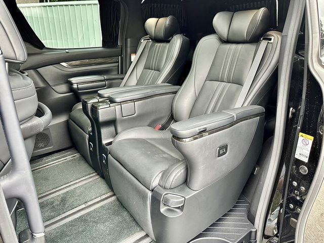 LEXUS凌志 LM300H  第9張相片