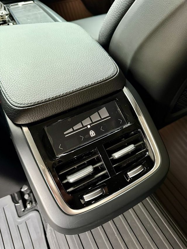 VOLVO富豪 S90  第13張相片