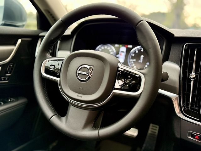 VOLVO富豪 S90  第19張相片