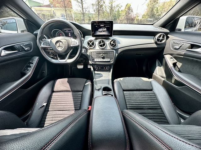 M-BENZ賓士 GLA180  第6張相片