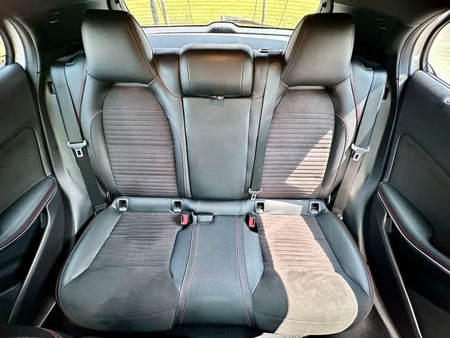 M-BENZ賓士 GLA180  第9張相片