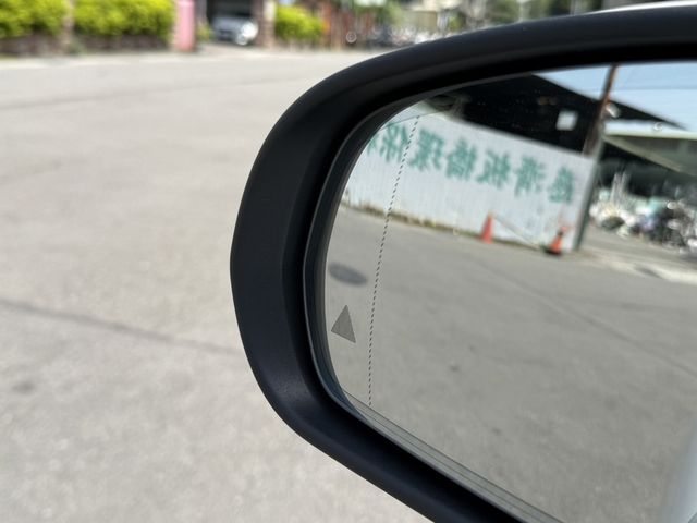 M-BENZ賓士 GLC200  第7張相片