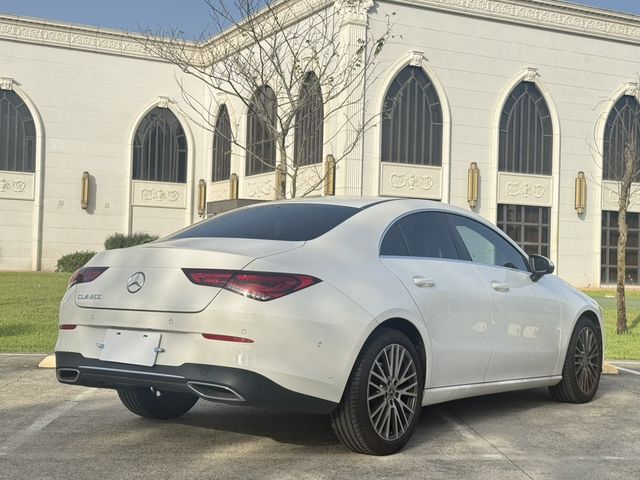 M-BENZ賓士 CLA200  第2張相片