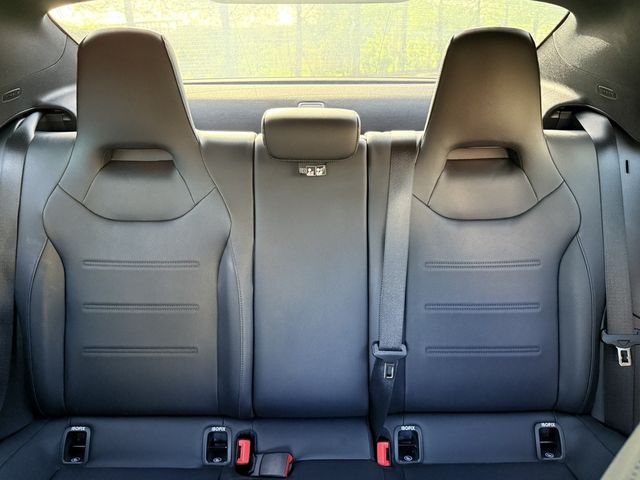 M-BENZ賓士 CLA200  第7張相片