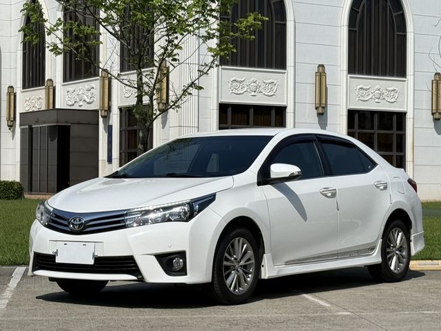 TOYOTA豐田 ALTIS  第1張相片