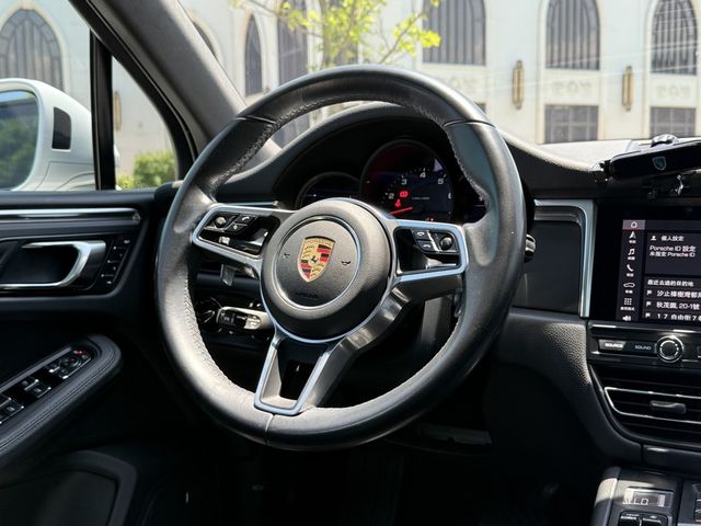 PORSCHE保時捷 MACAN  第7張相片