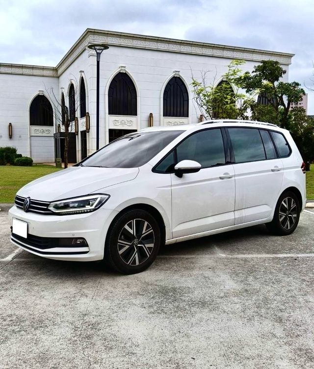 VOLKSWAGEN福斯 TOURAN  第1張相片