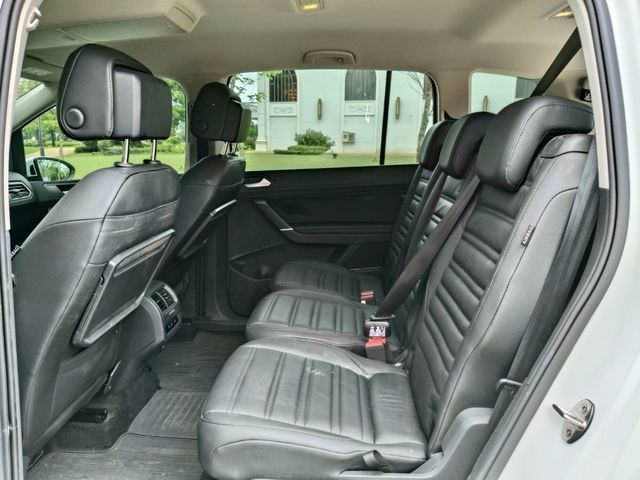 VOLKSWAGEN福斯 TOURAN  第3張相片