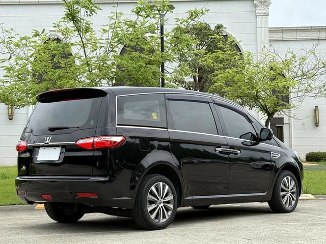 LUXGEN納智捷 M7 TURBO  第2張相片