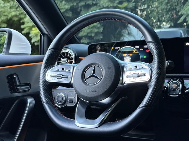 M-BENZ賓士 A180  第7張相片