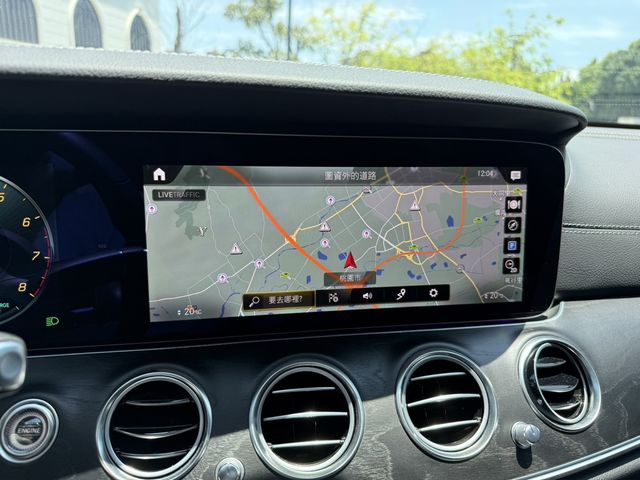 M-BENZ賓士 E200  第11張相片