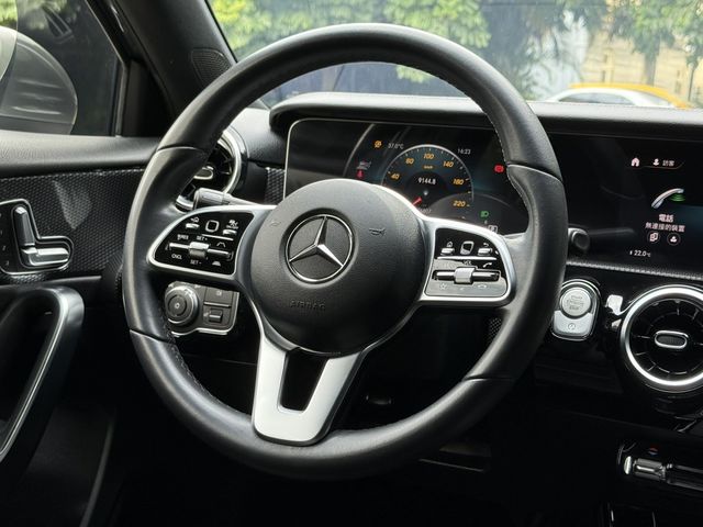 M-BENZ賓士 A200  第7張相片