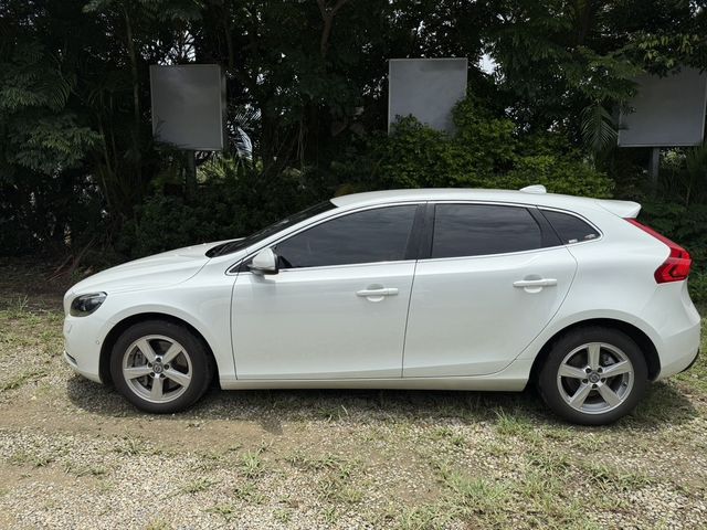 VOLVO富豪 V40  第5張相片