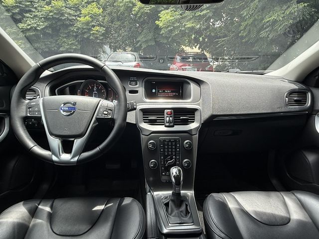 VOLVO富豪 V40  第6張相片
