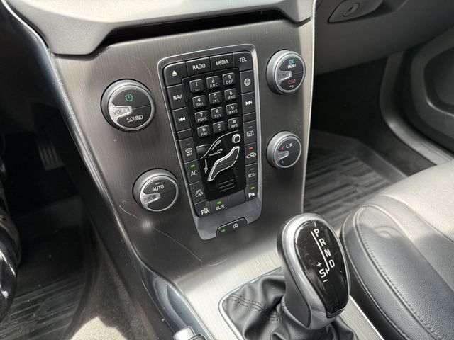 VOLVO富豪 V40  第12張相片
