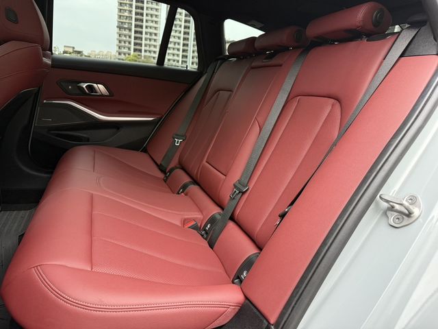 BMW寶馬 320I TOURING  第7張相片